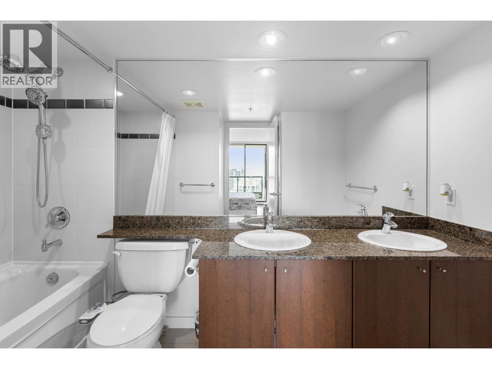 2 Bed, 2 Bath House for Sale in Burnaby – 2705 7063 HALL AVENUE, Burnaby – MLS# R3147995 - Image 11