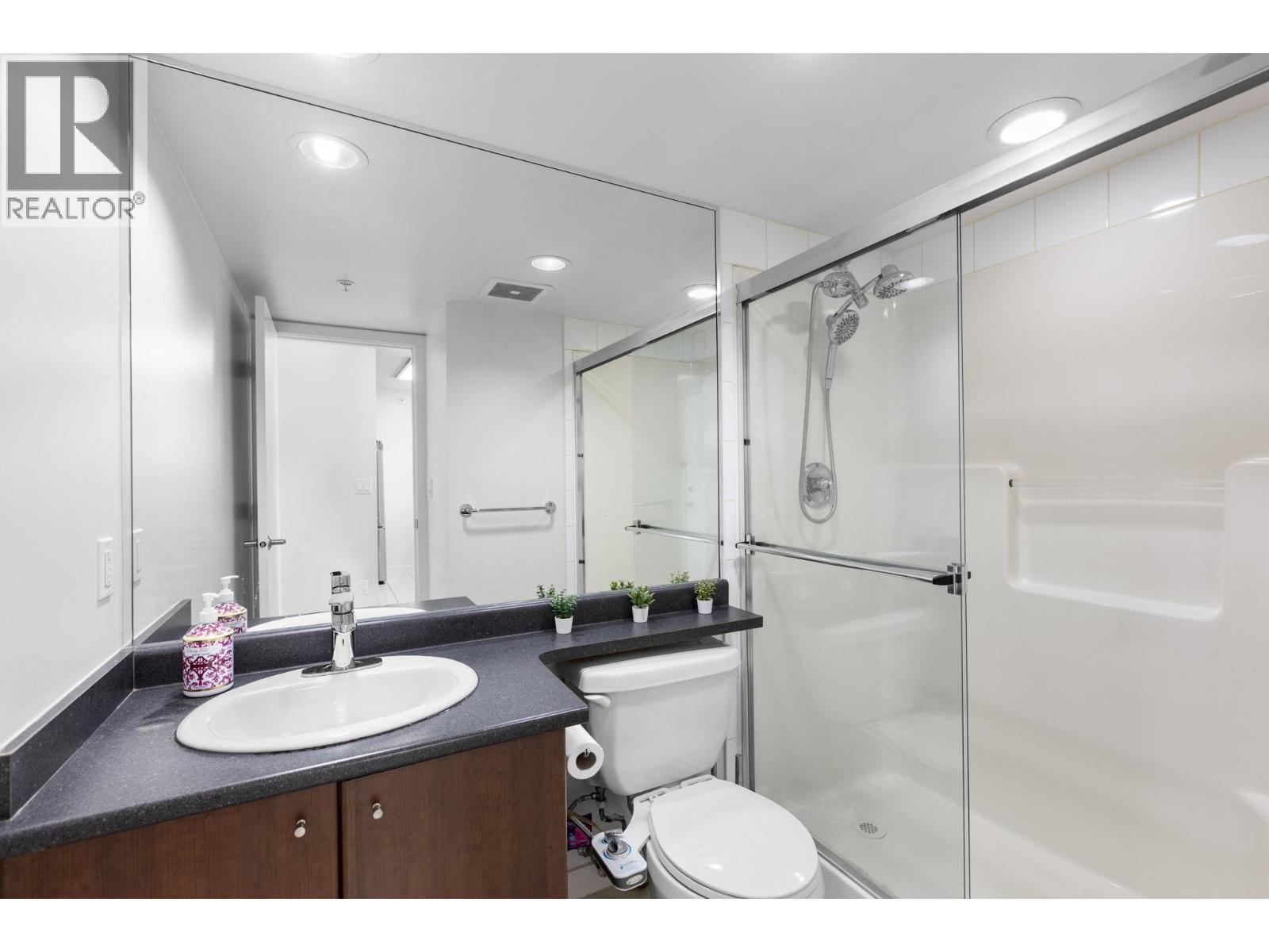 2 Bed, 2 Bath House for Sale in Burnaby – 2705 7063 HALL AVENUE, Burnaby – MLS# R3147995 - Image 15