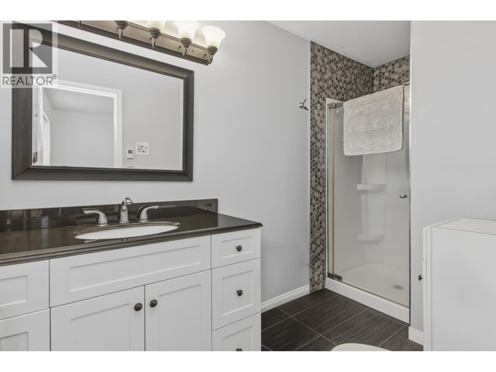 1827 MAMQUAM ROAD, Squamish