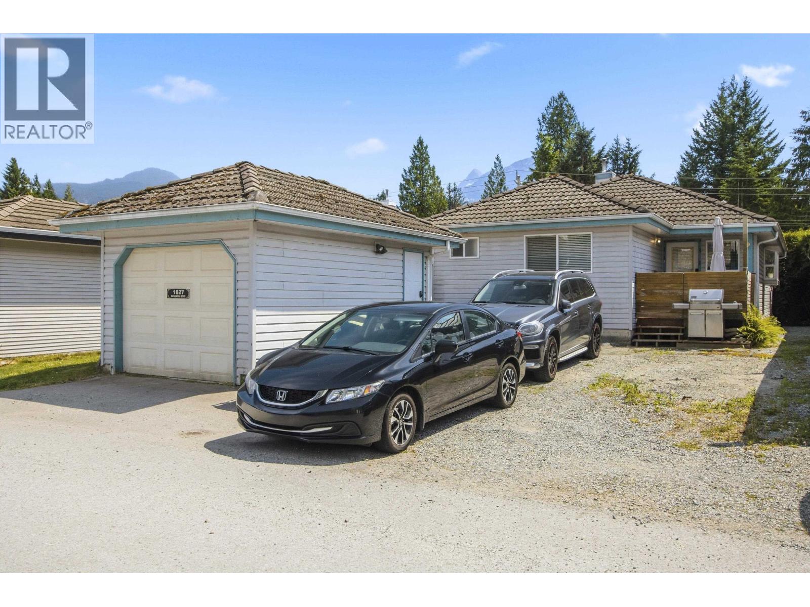 1827 MAMQUAM ROAD, Squamish