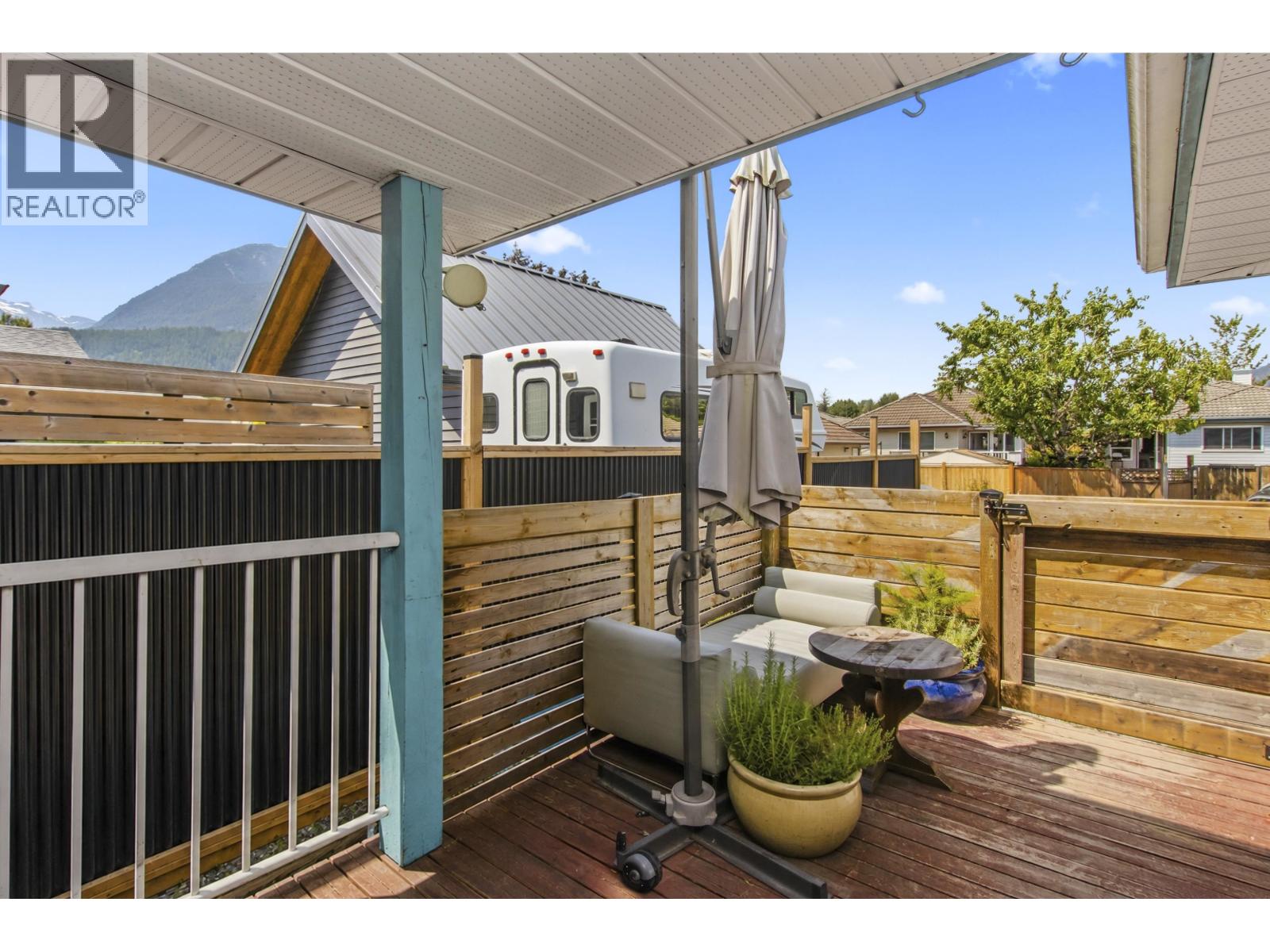 1827 MAMQUAM ROAD, Squamish