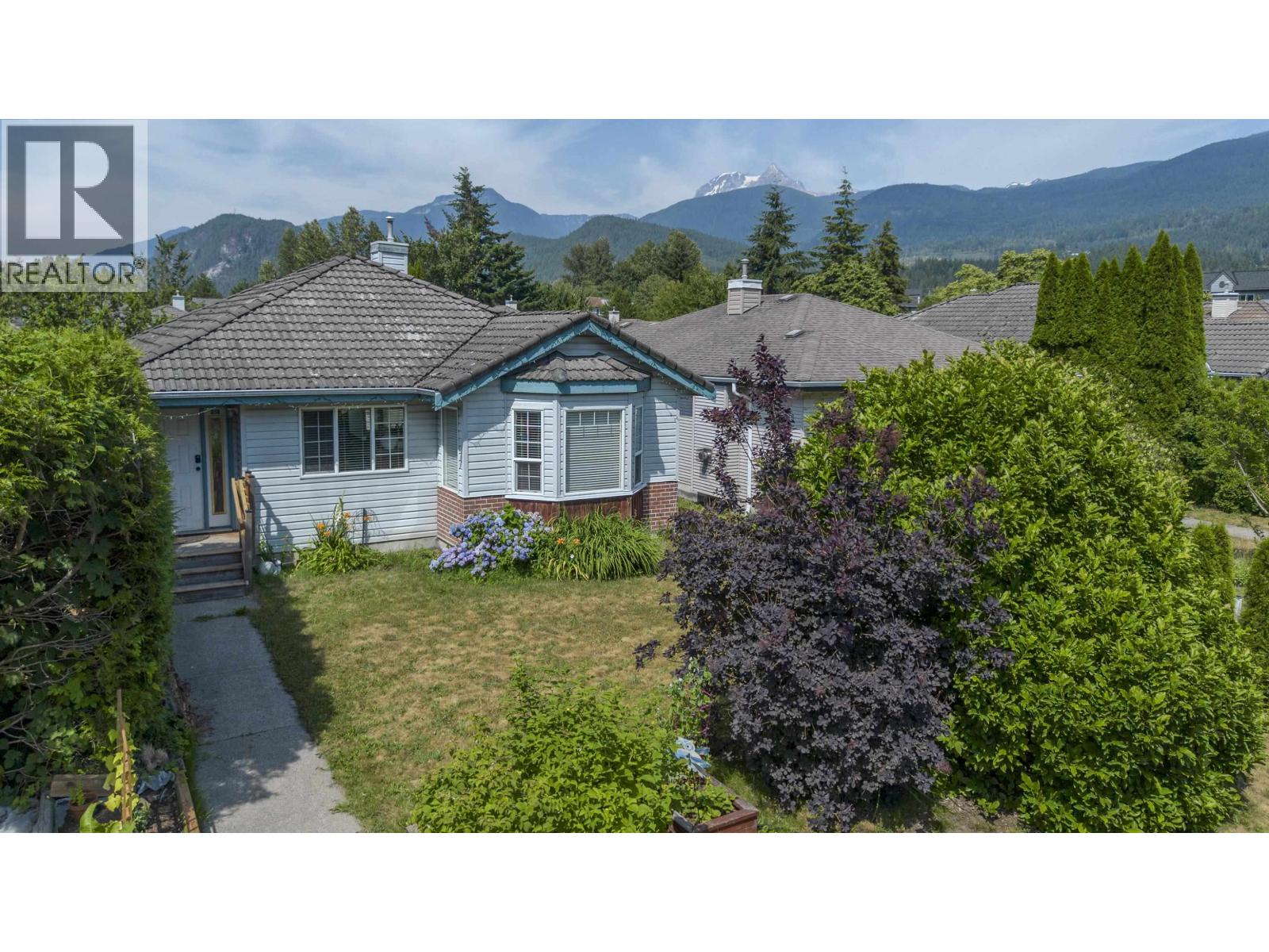 1827 MAMQUAM ROAD, Squamish