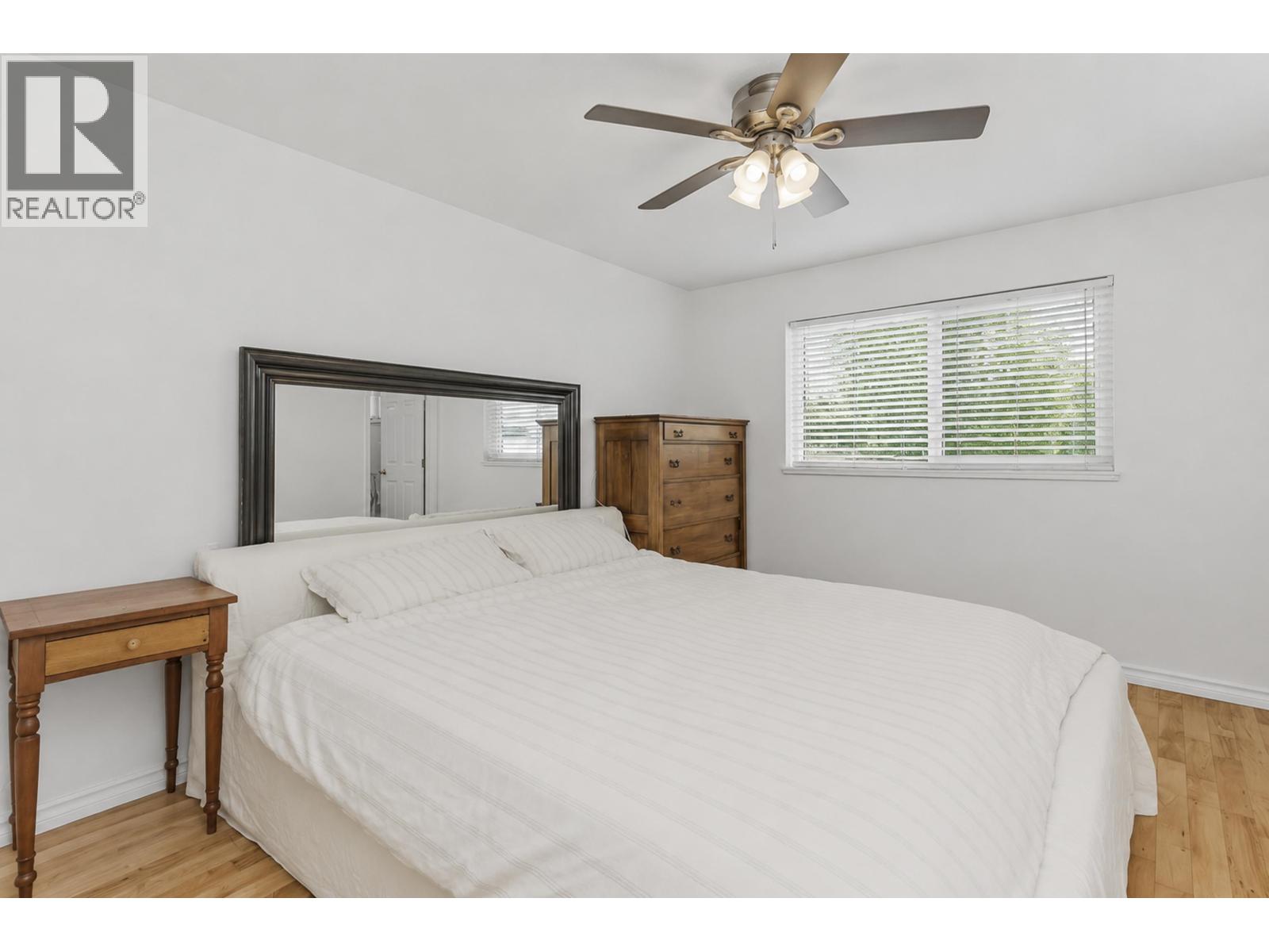 1827 MAMQUAM ROAD, Squamish