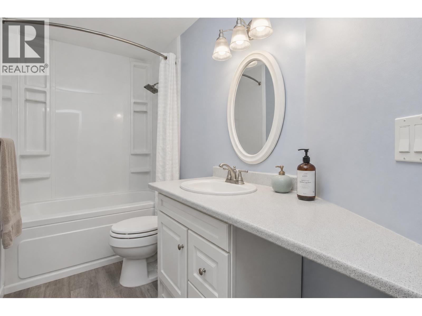 1827 MAMQUAM ROAD, Squamish