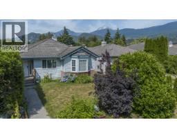 1827 Mamquam Road, Squamish, BC V0N1T0 Photo 13