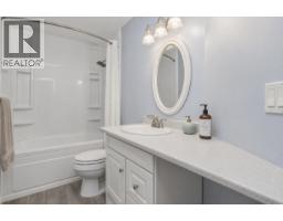 1827 Mamquam Road, Squamish, BC V0N1T0 Photo 9