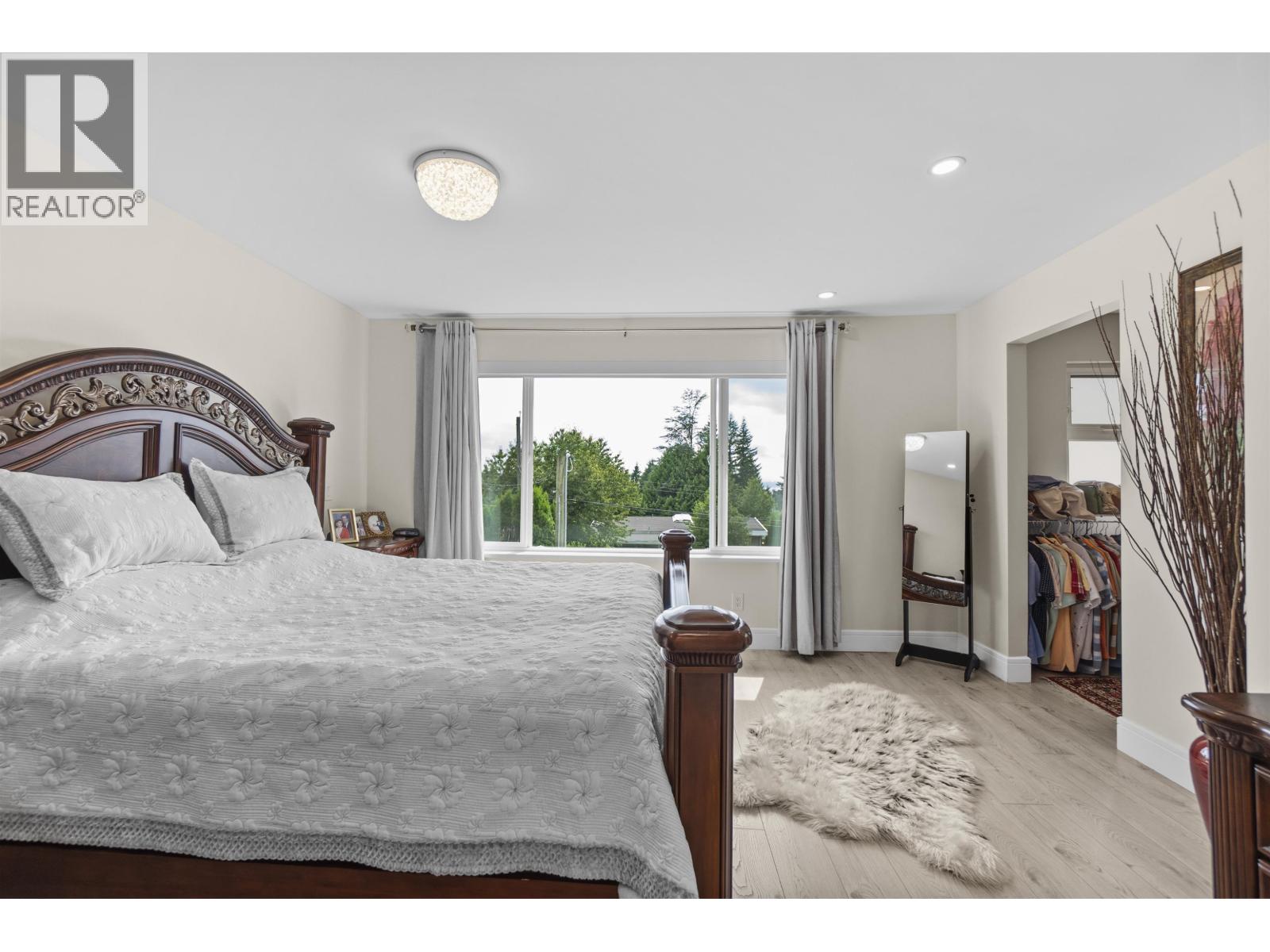738 SYLVAN AVENUE, North Vancouver