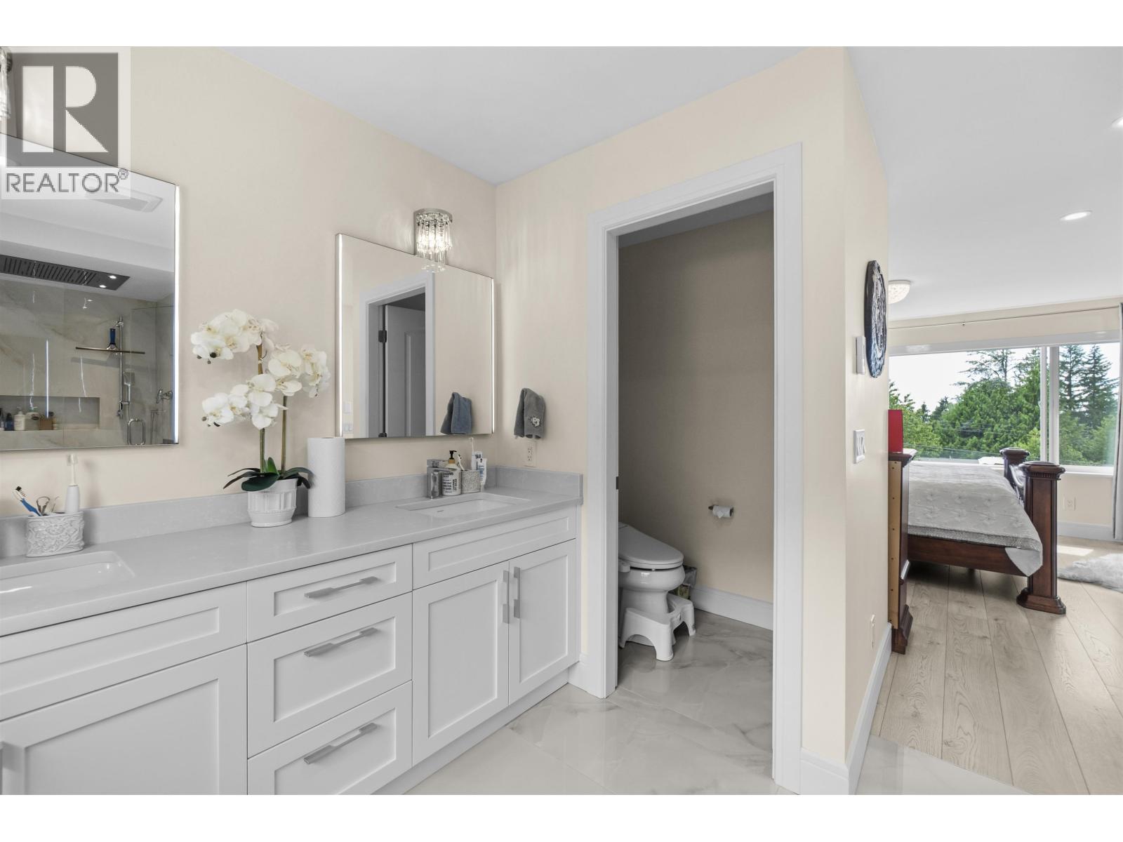 738 SYLVAN AVENUE, North Vancouver