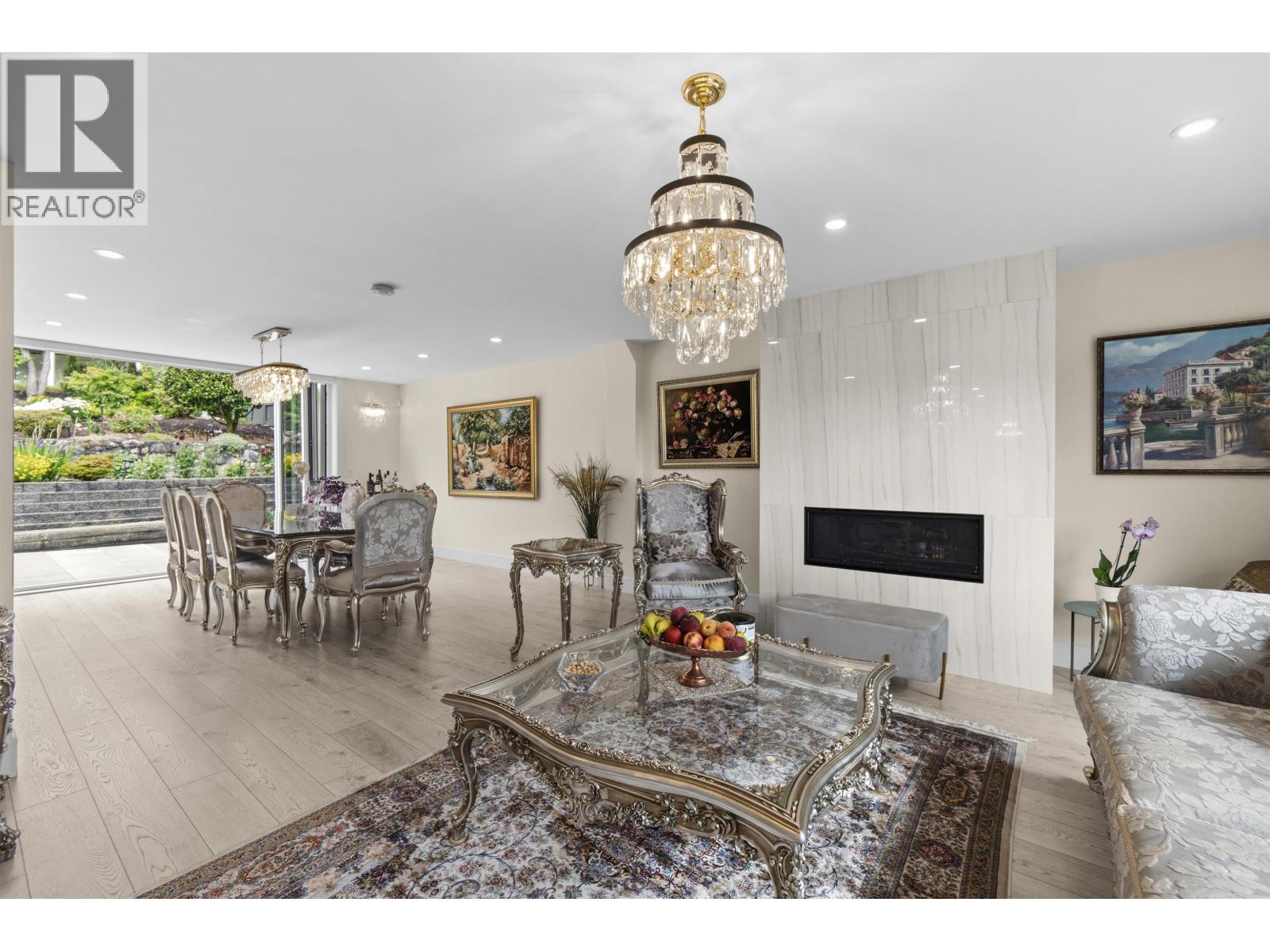 738 SYLVAN AVENUE, North Vancouver