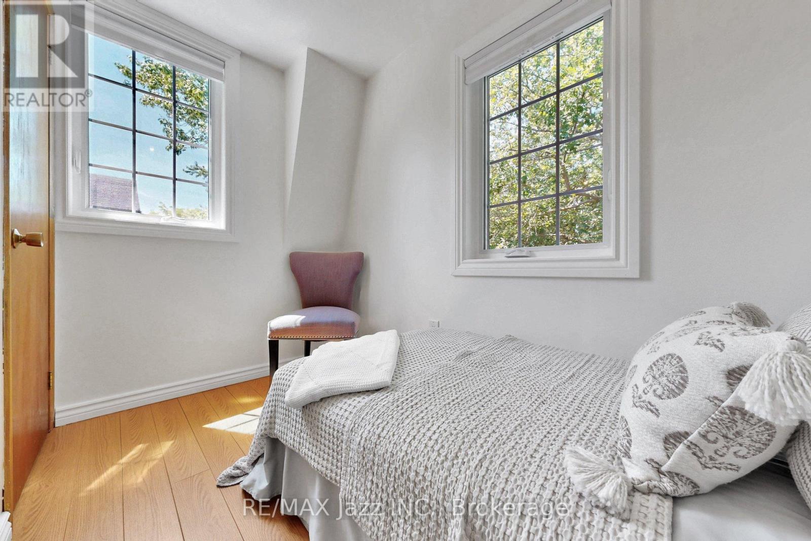 559 MASSON STREET - 14