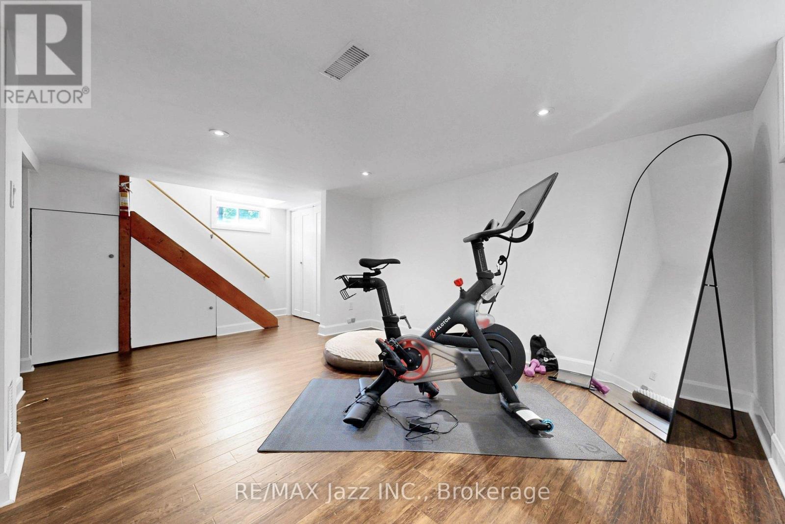 559 MASSON STREET - 17
