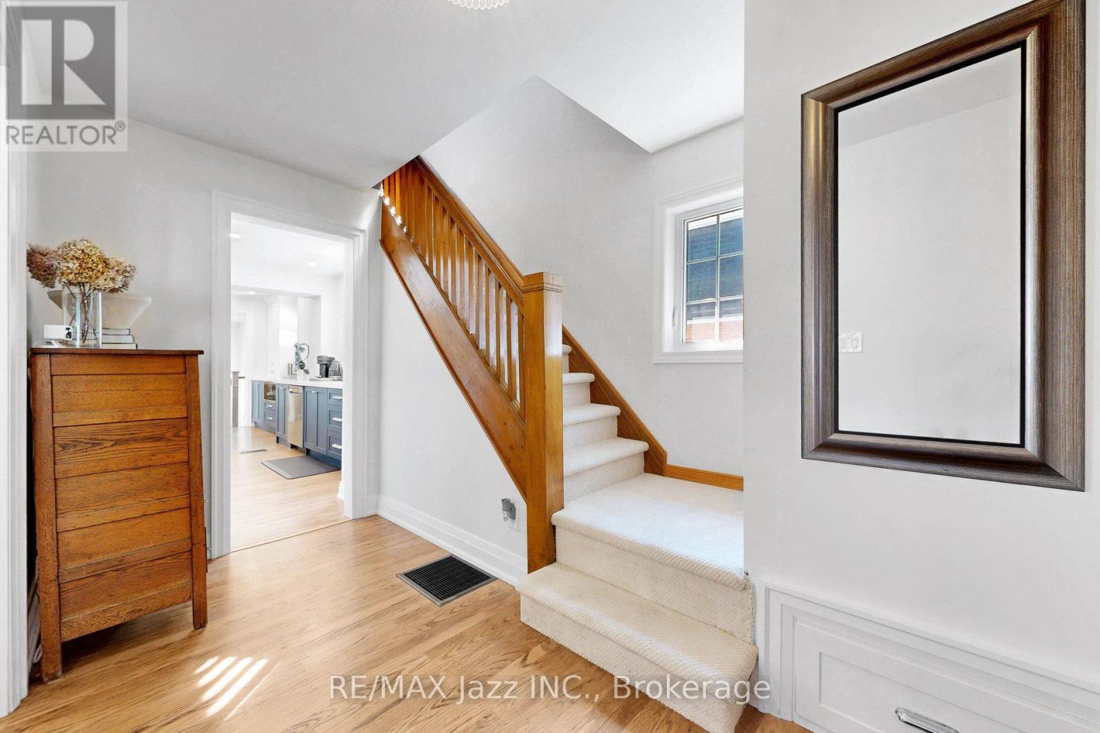 559 MASSON STREET - 4