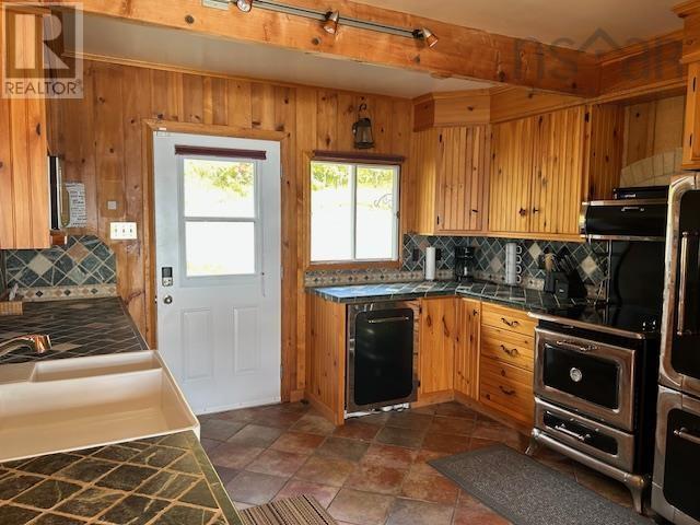 935 Big Harbour Road - 25