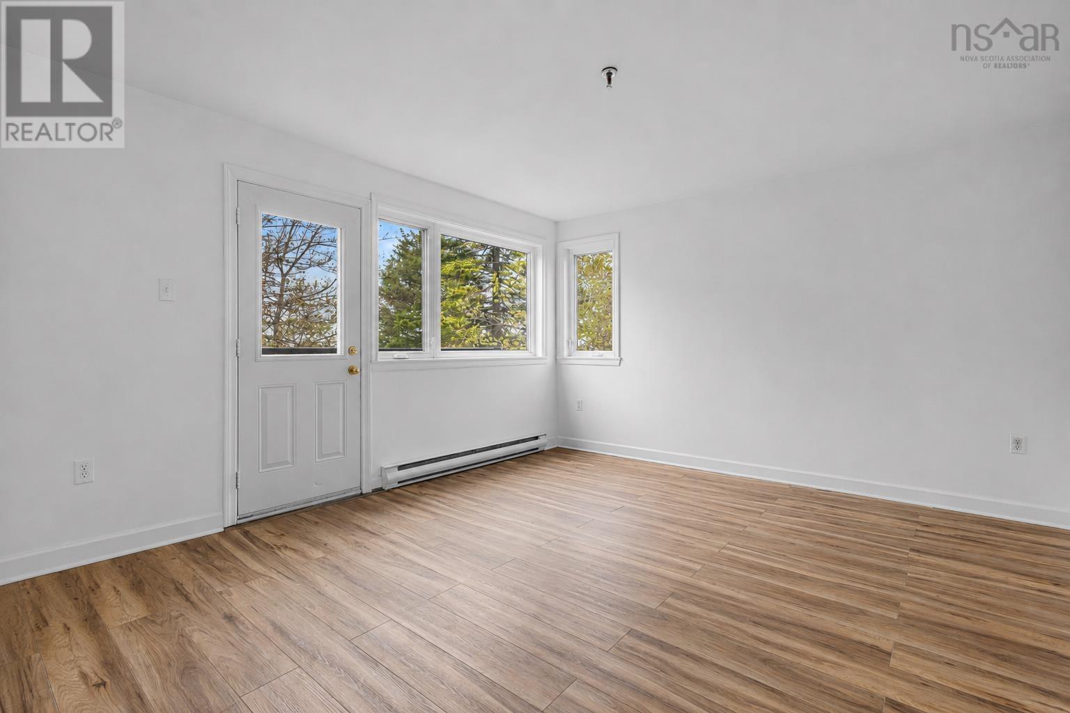 #303 131 Farnham Gate Road - 17