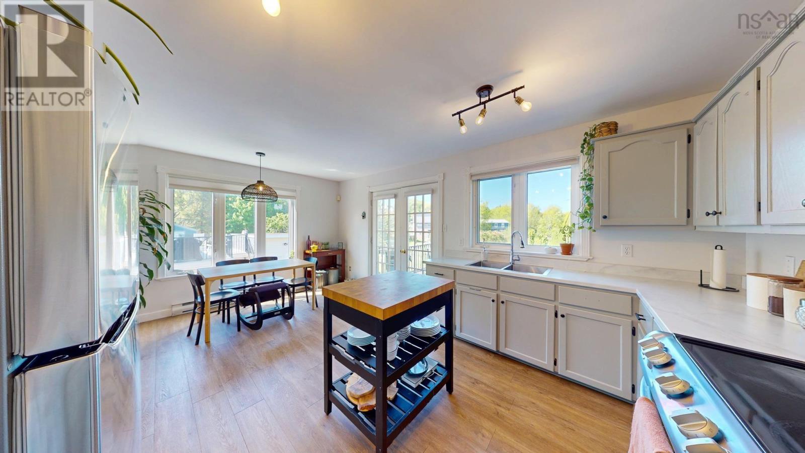 8 Iona Road - 13