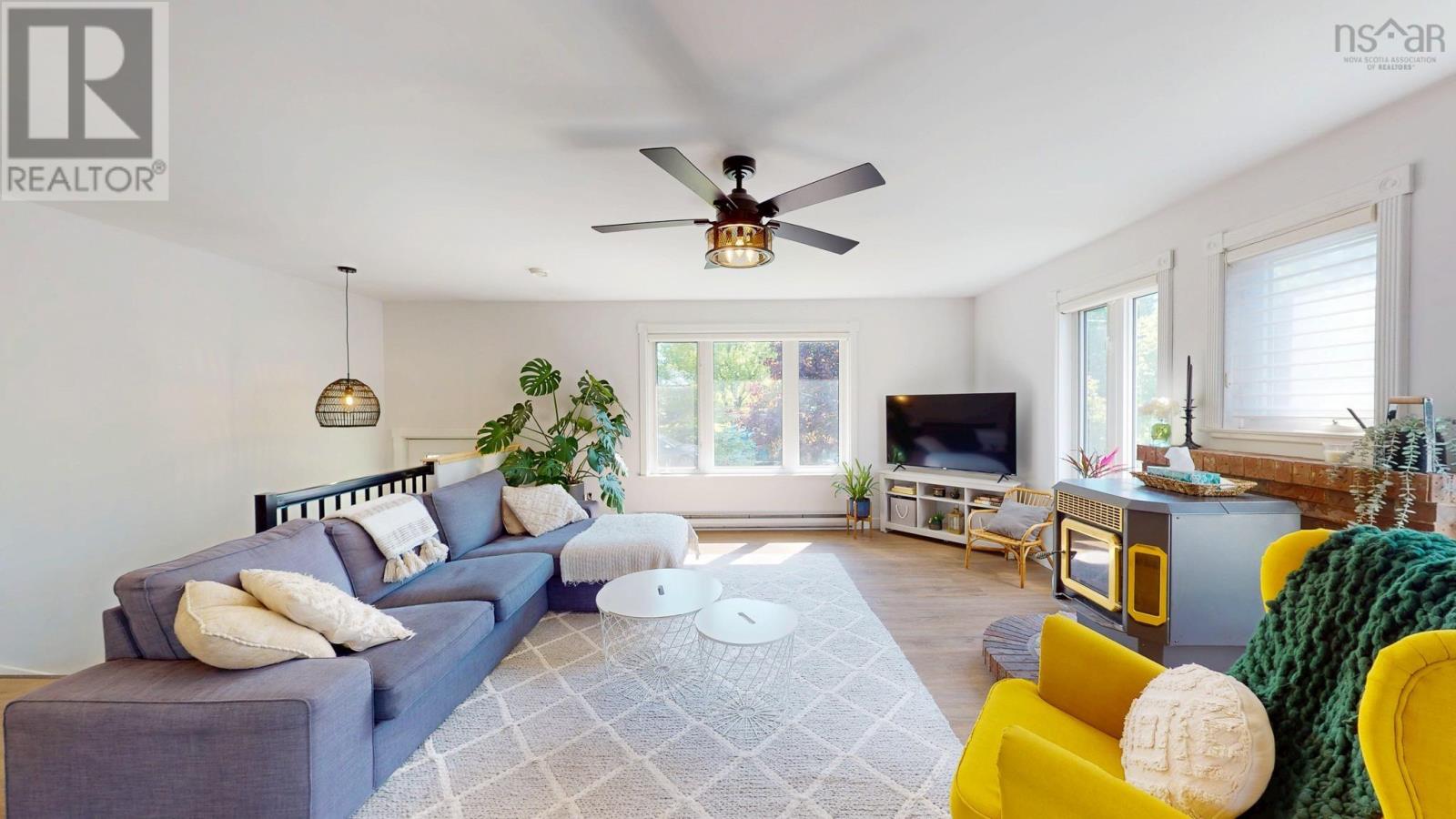 8 Iona Road - 10