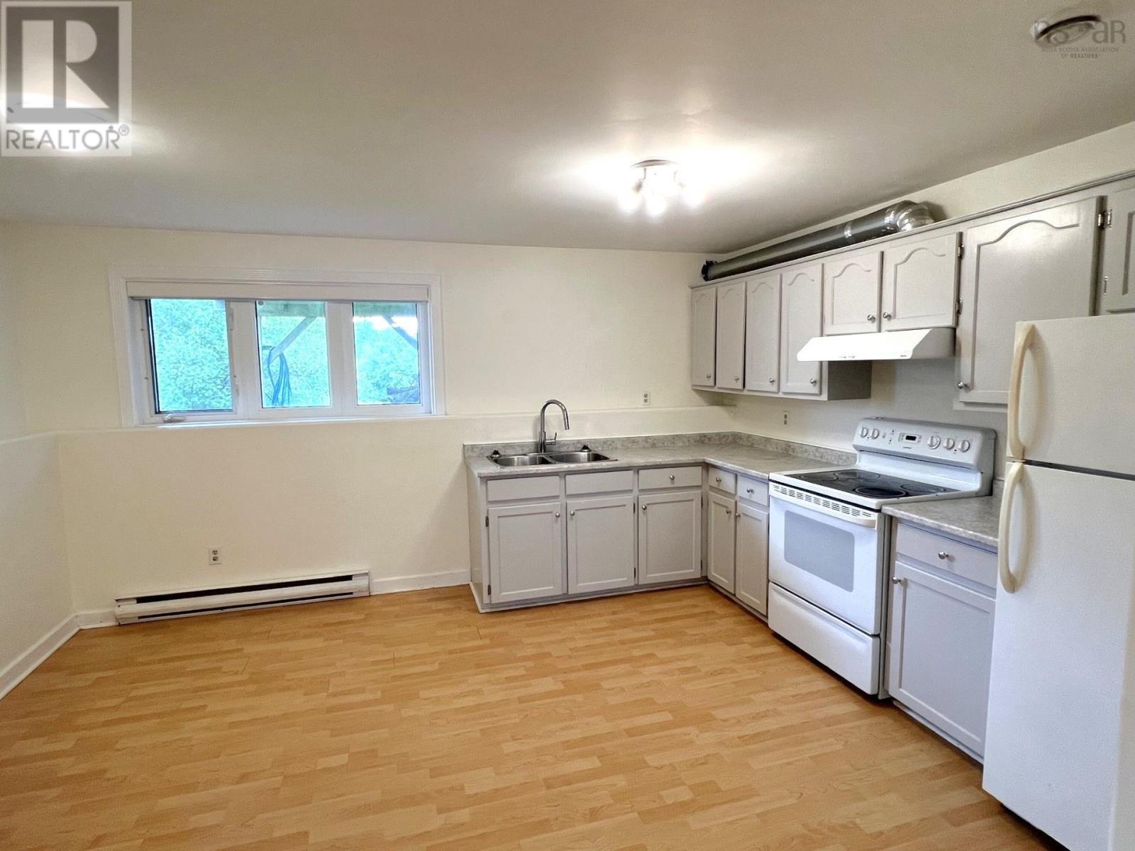 8 Iona Road - 32