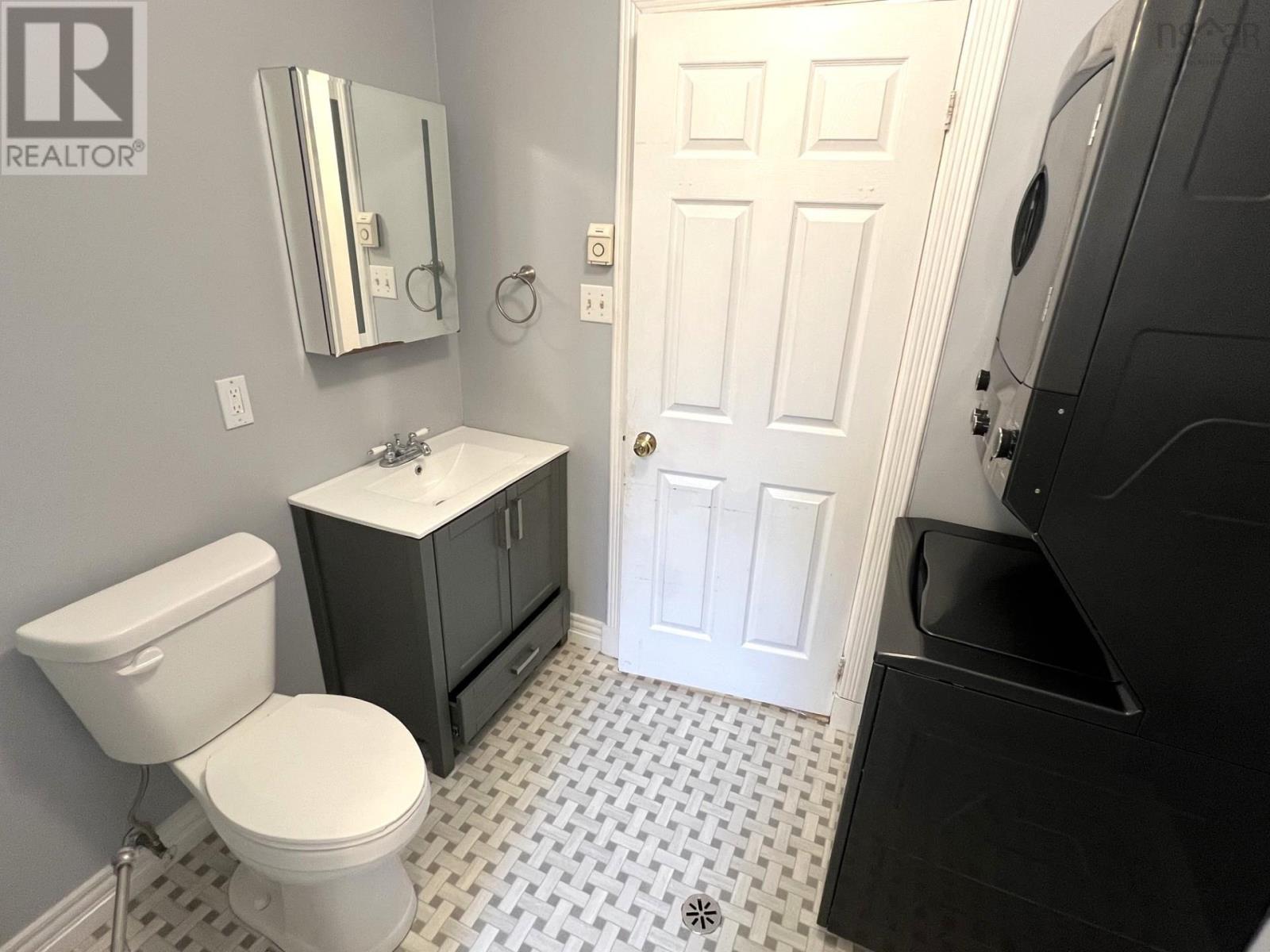 8 Iona Road - 37