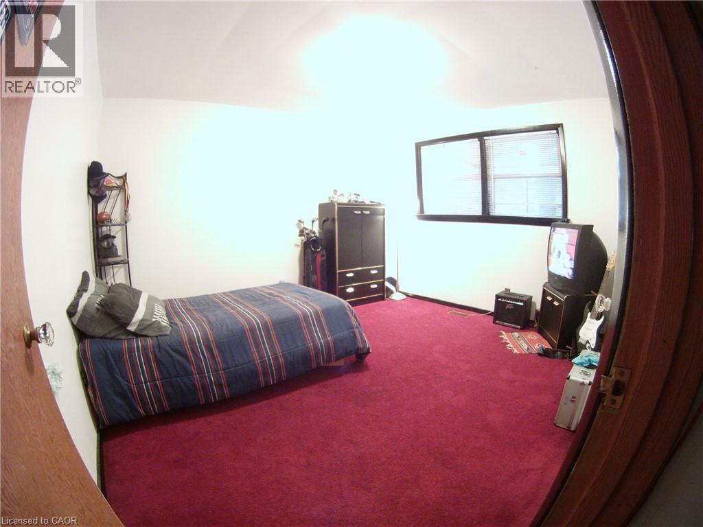 160 ERB Street E - 15