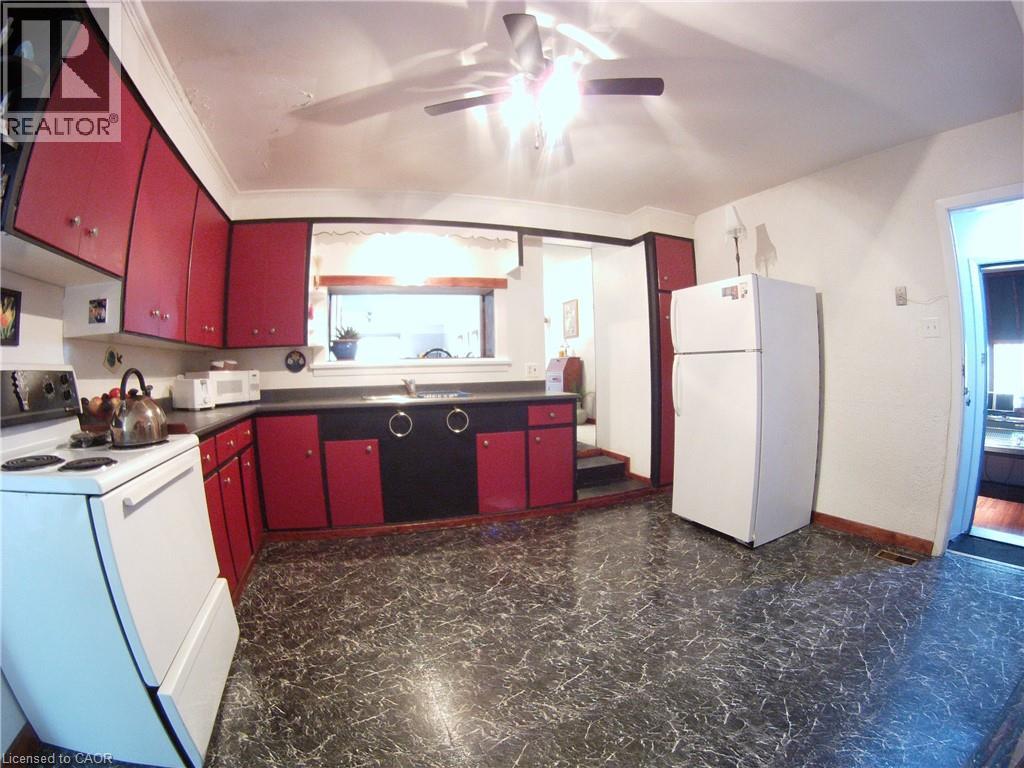 160 ERB Street E - 17