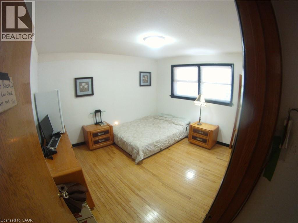 160 ERB Street E - 16