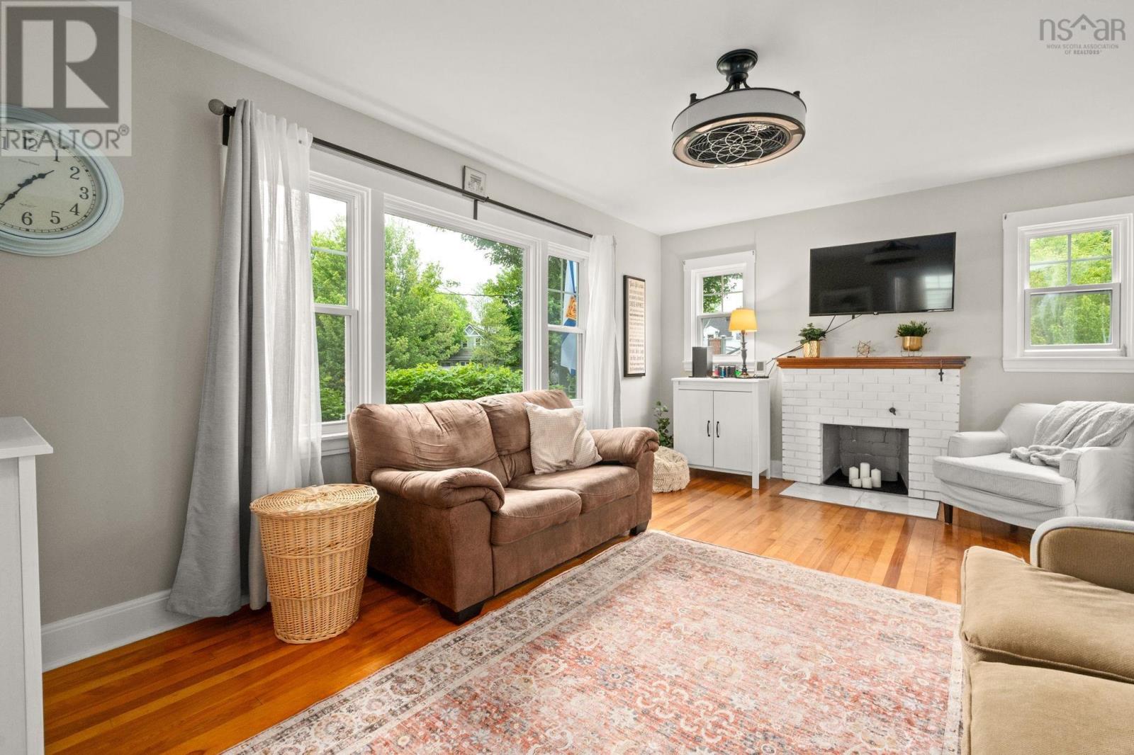 90 Churchill Street - 5