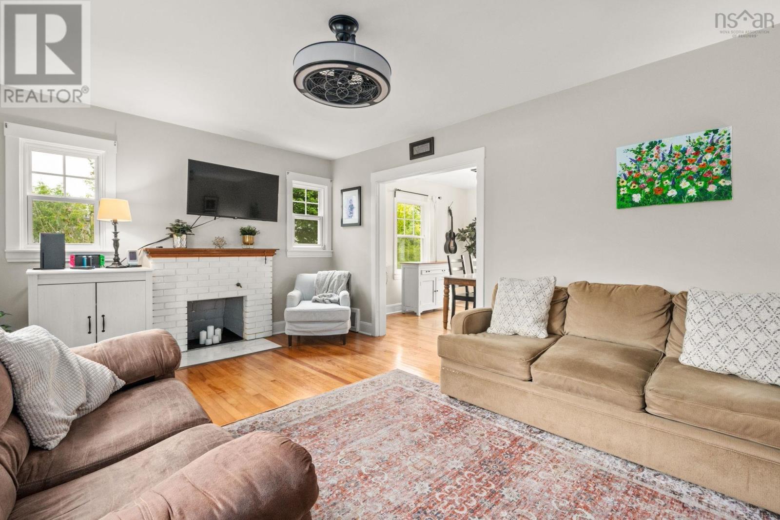 90 Churchill Street - 6