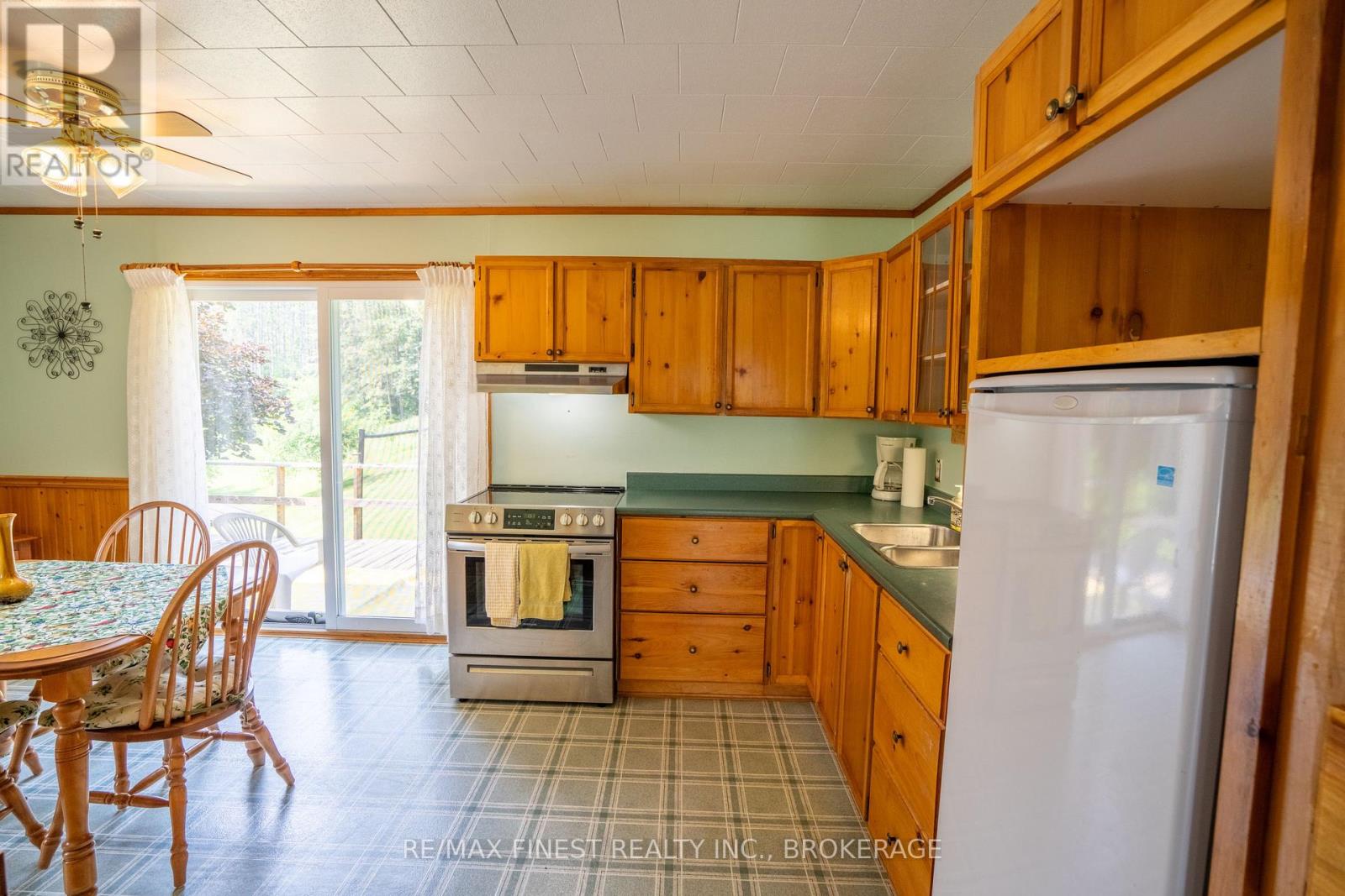 1031 JAMES ROAD - 16