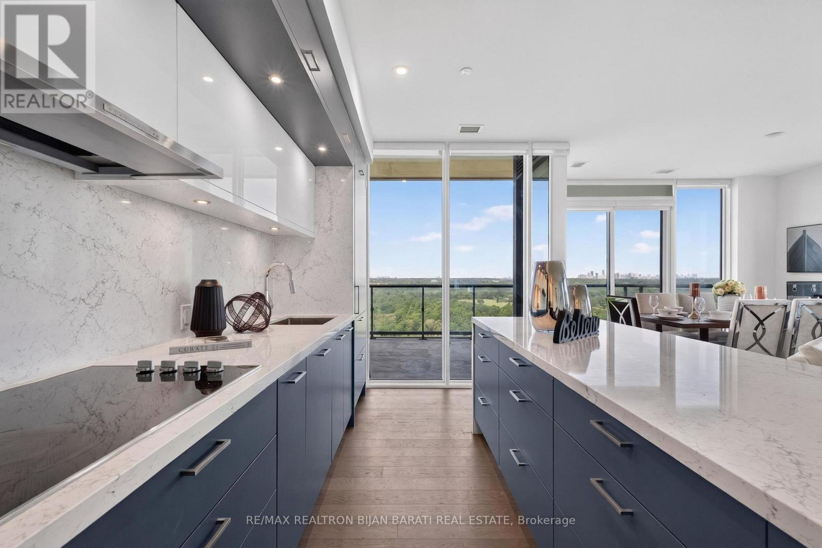 #1903 10 INN ON THE PARK DRIVE - Image 10