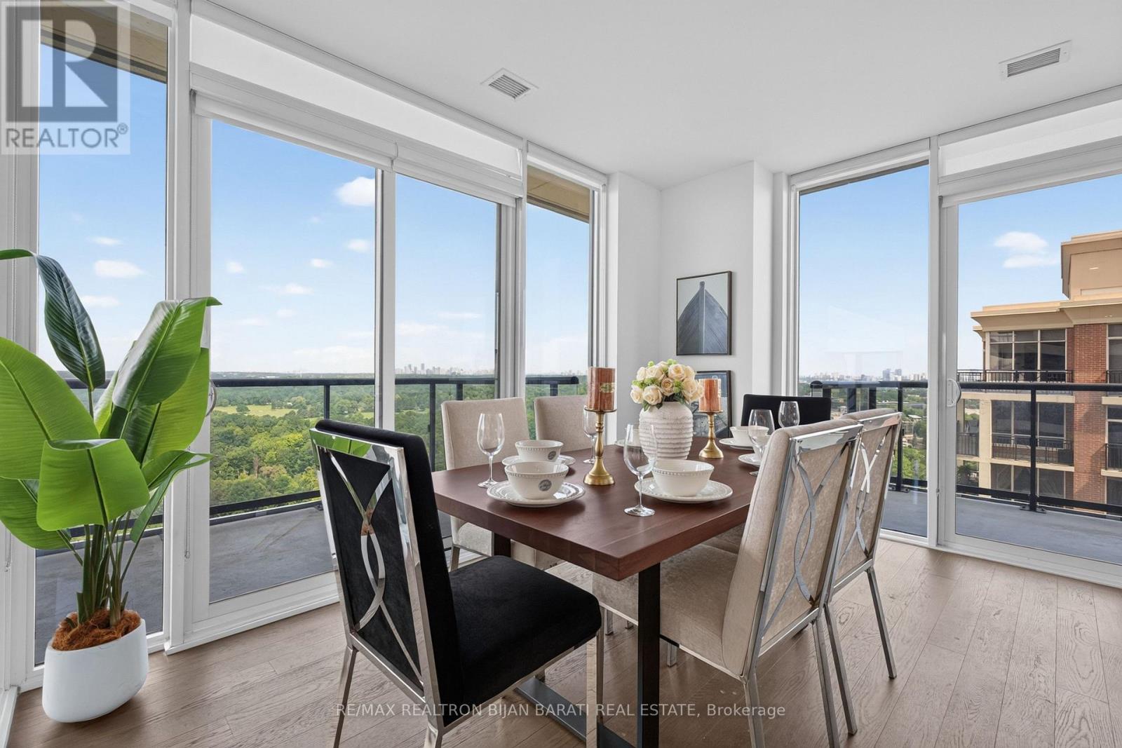 #1903 10 INN ON THE PARK DRIVE - Image 15