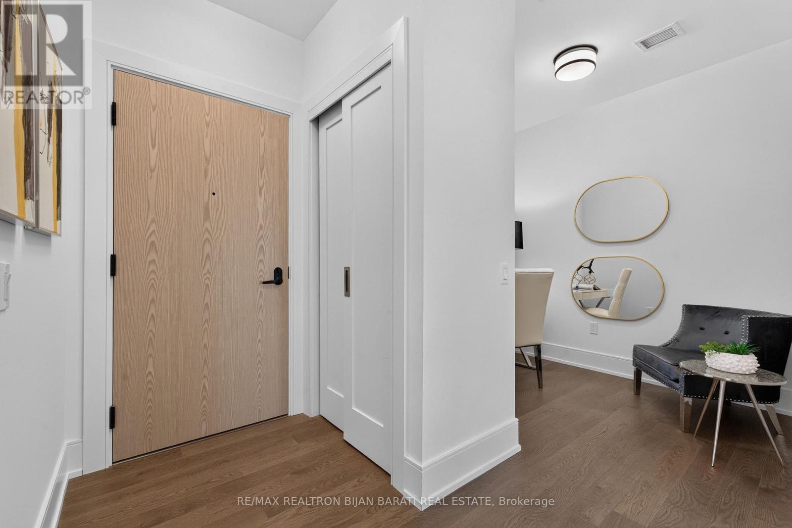 #1903 10 INN ON THE PARK DRIVE - Image 3