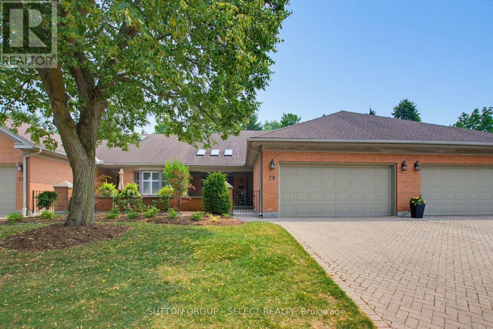 #28 40 QUINELLA DRIVE - 1