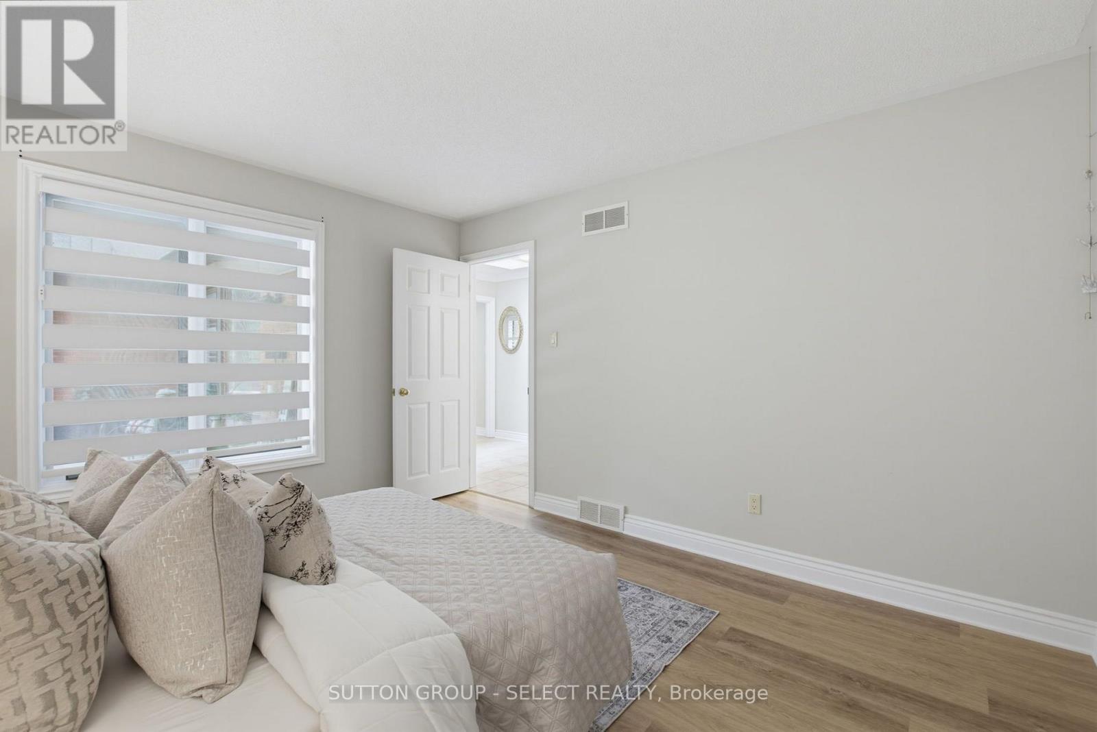 #28 40 QUINELLA DRIVE - 11