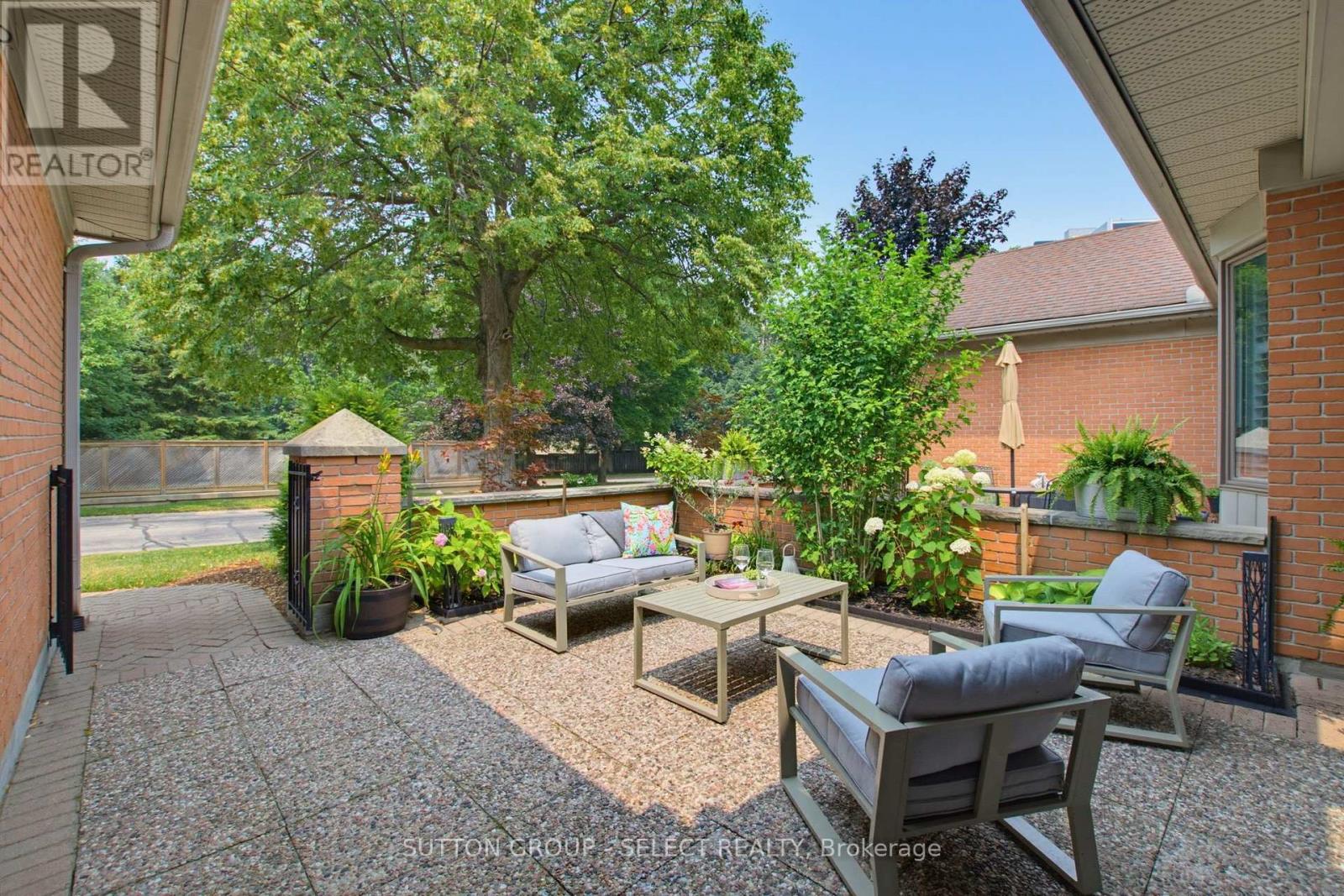 #28 40 QUINELLA DRIVE - Image 3