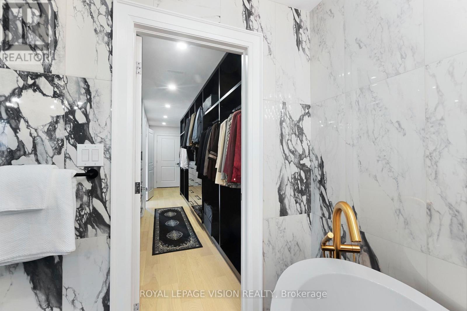 732 W SHORE BOULEVARD - Image 32