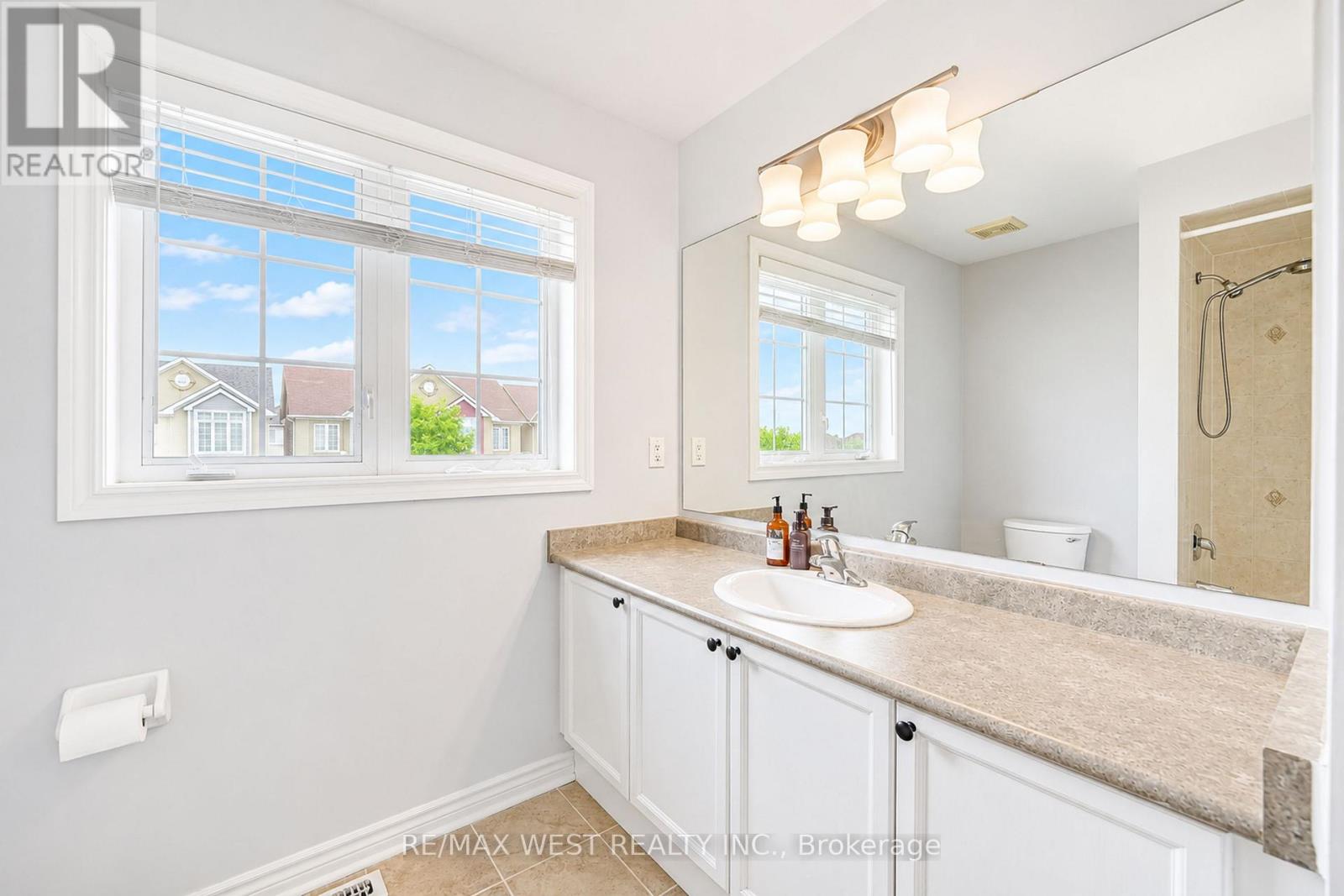 176 GAIL PARKS CRESCENT - Image 12