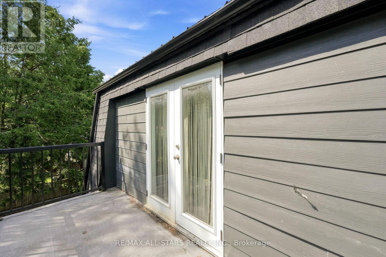 55 LINDA ROAD - 38