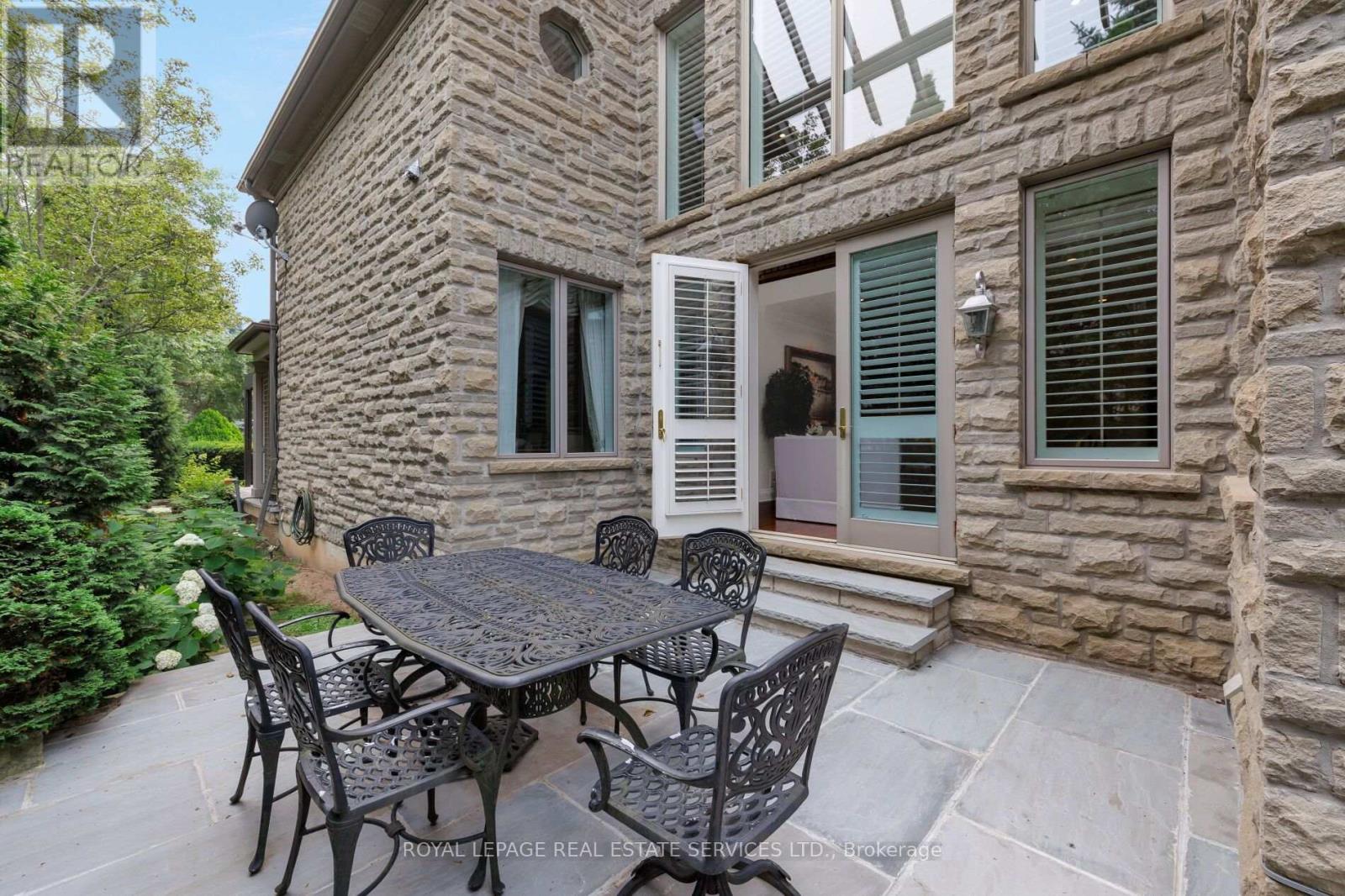70 SHOREWOOD PLACE - Image 18
