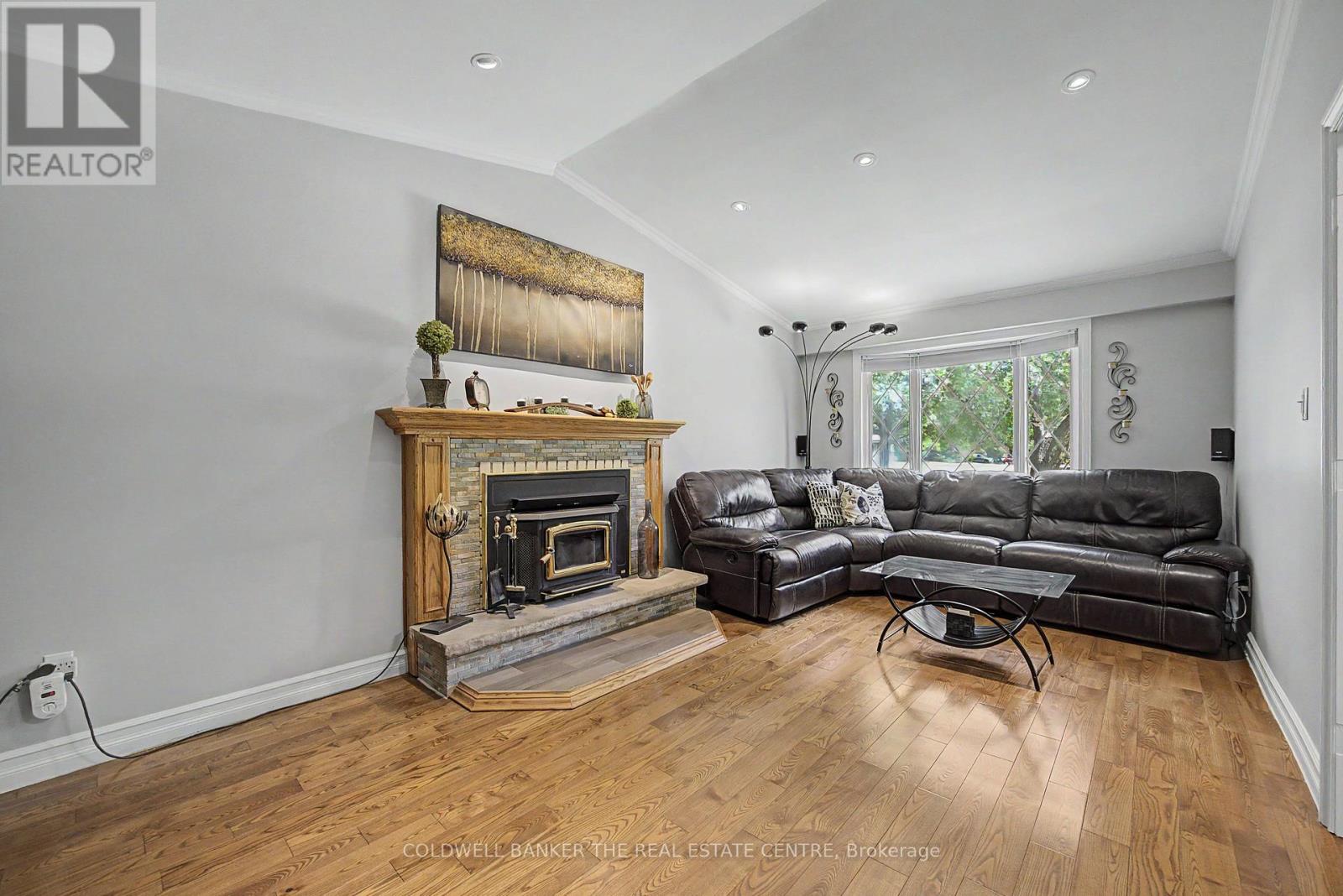 85 WRIGHT CRESCENT - 10