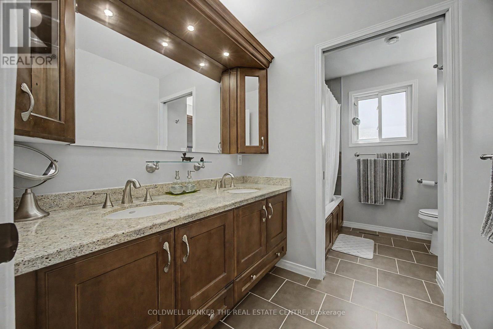 85 WRIGHT CRESCENT - Image 23