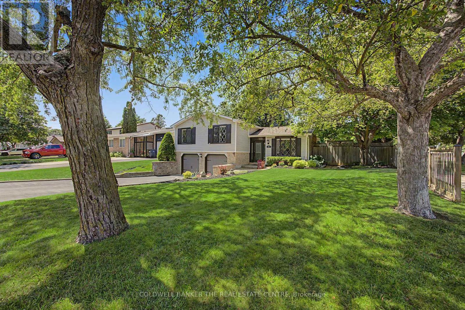85 WRIGHT CRESCENT - 3