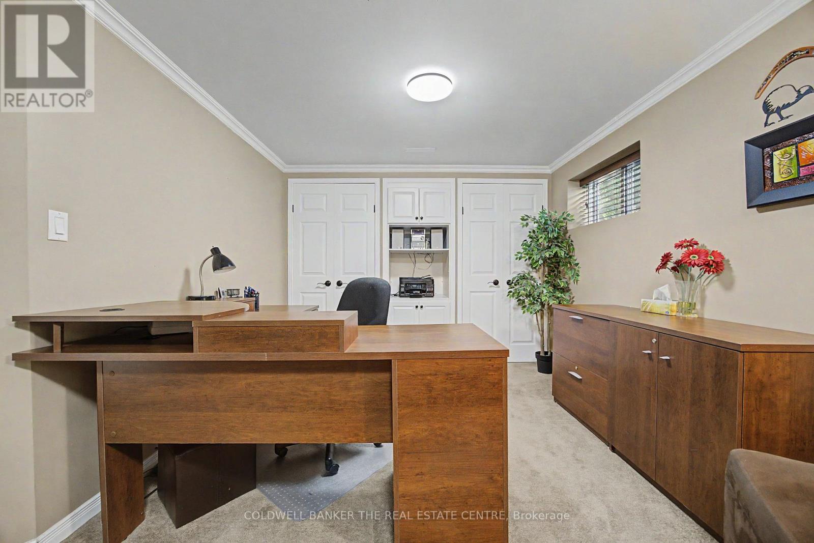 85 WRIGHT CRESCENT - 32