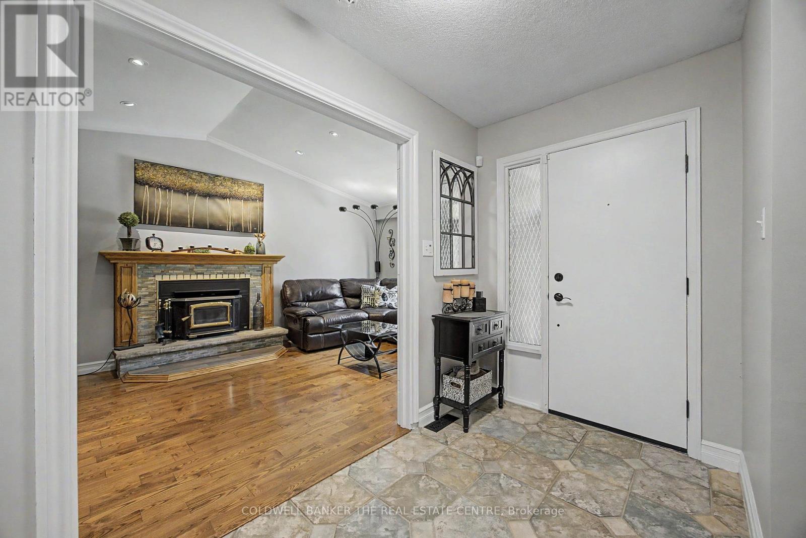 85 WRIGHT CRESCENT - Image 8