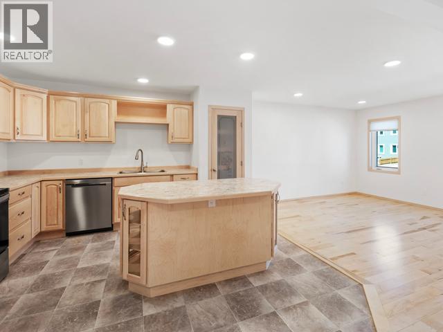 61 WYVERN AVENUE - 12
