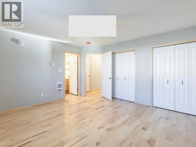 61 WYVERN AVENUE - 19