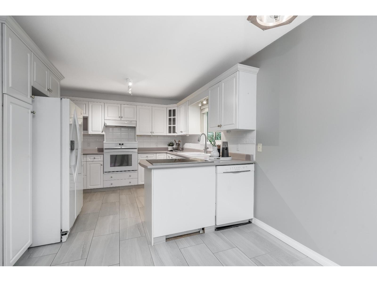 3 Bed, 3 Bath House for Sale in Surrey – 24 15099 28 AVENUE, Surrey – MLS# R3147728 - Image 4