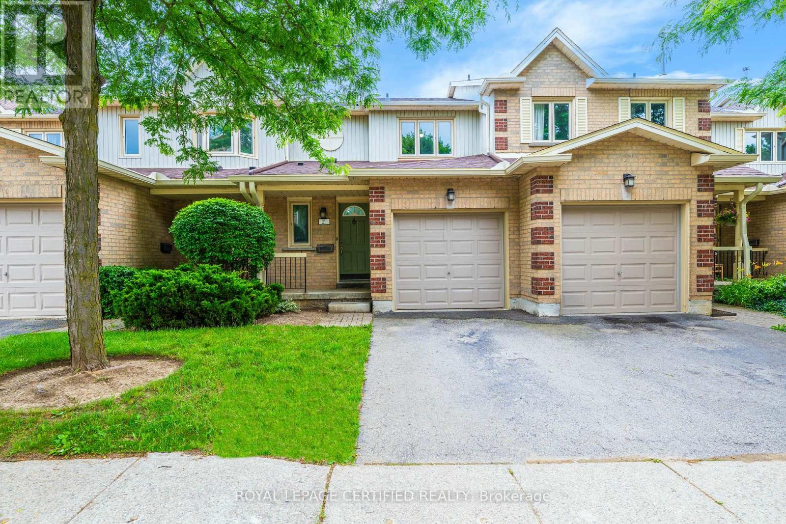 #21 302 COLLEGE AVENUE W - 1
