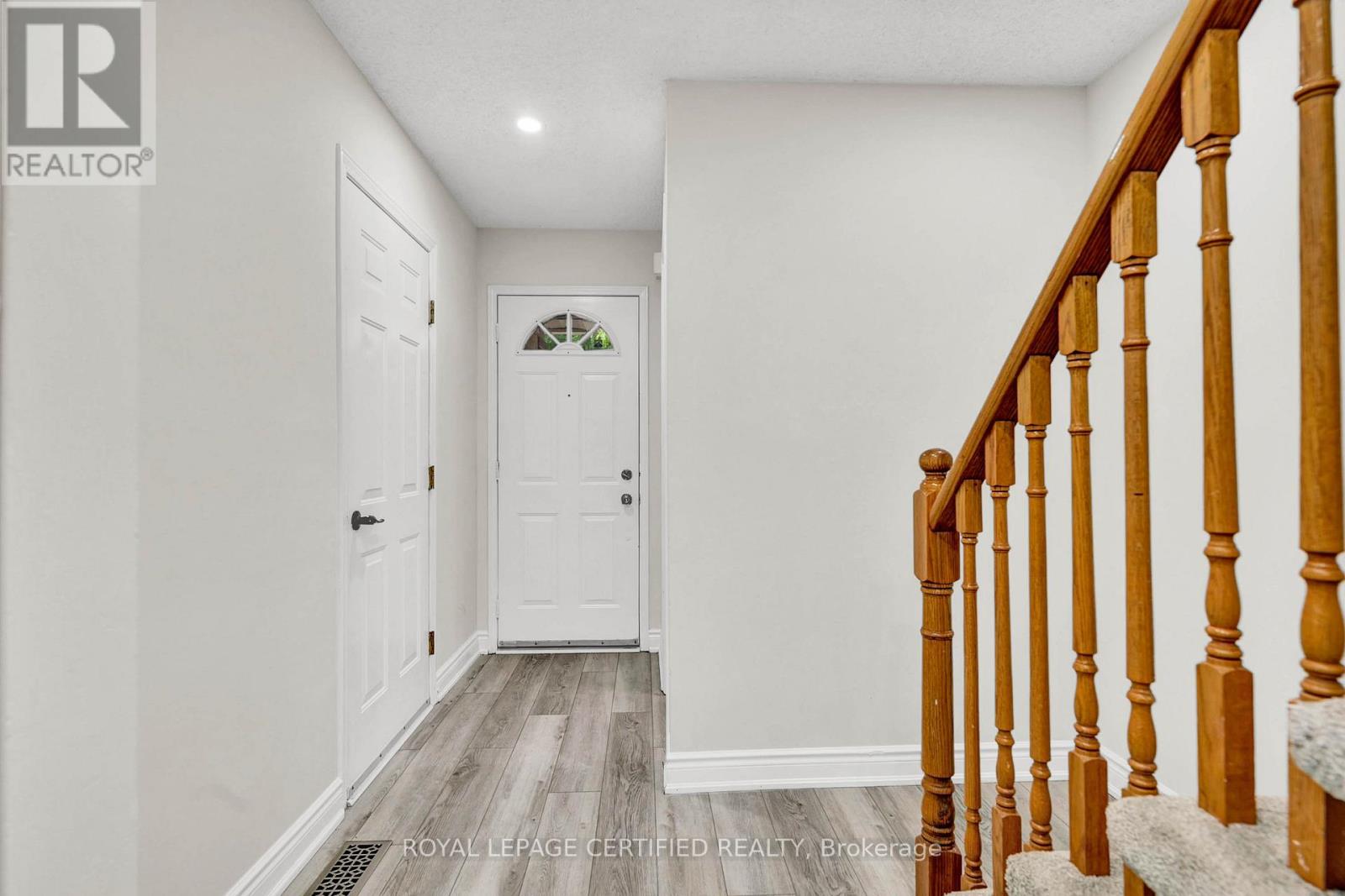 #21 302 COLLEGE AVENUE W - 3