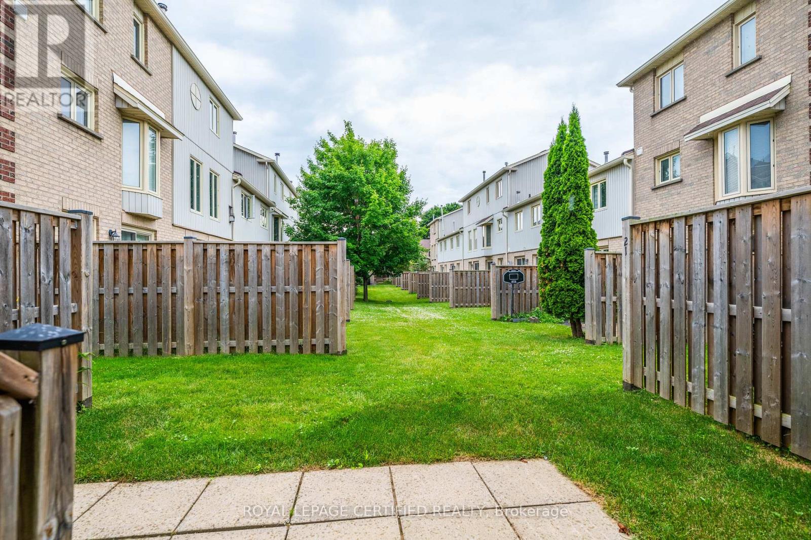 #21 302 COLLEGE AVENUE W - 34