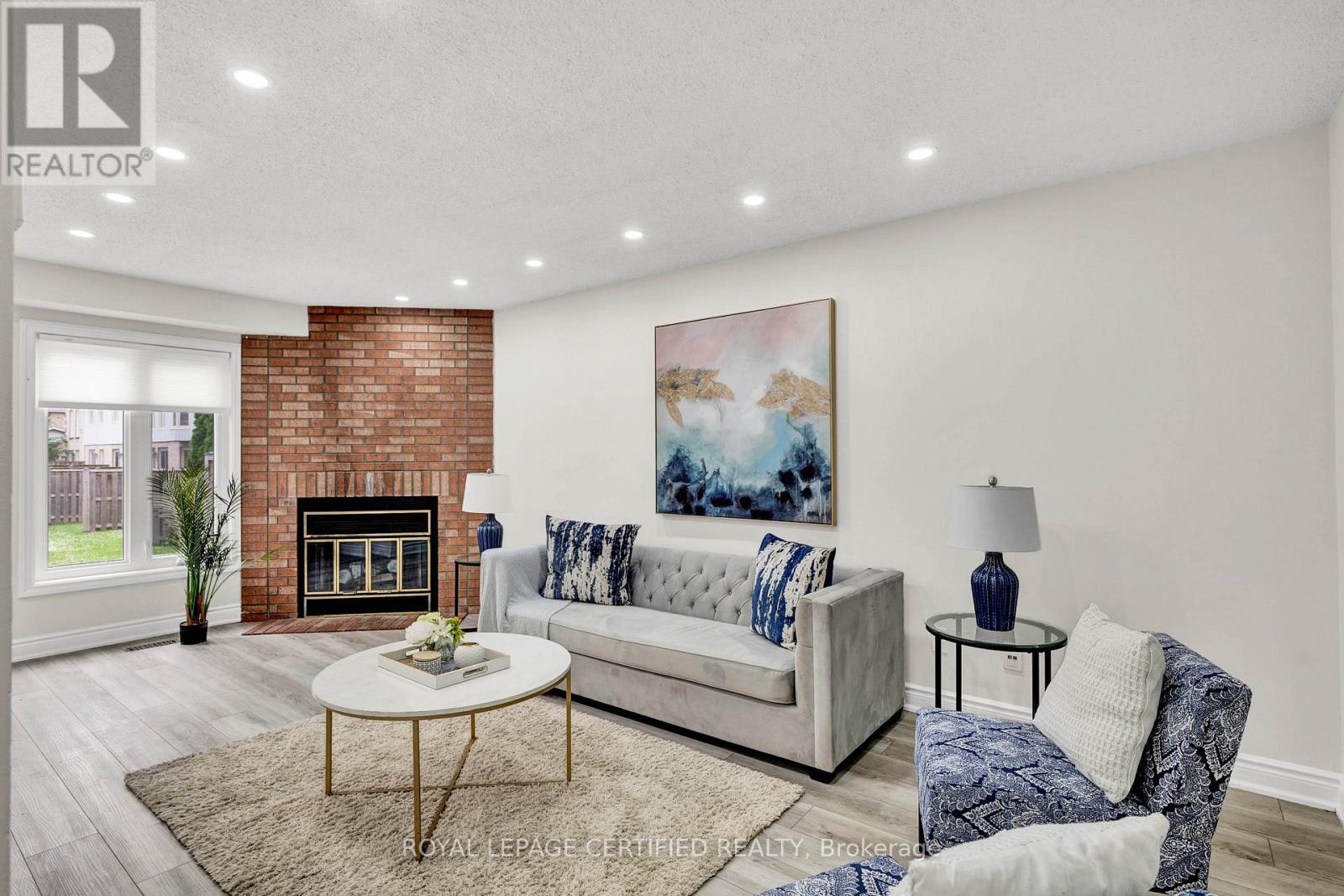 #21 302 COLLEGE AVENUE W - 6